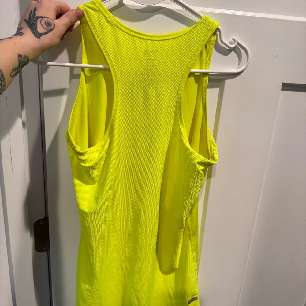 Small neon workout tank!